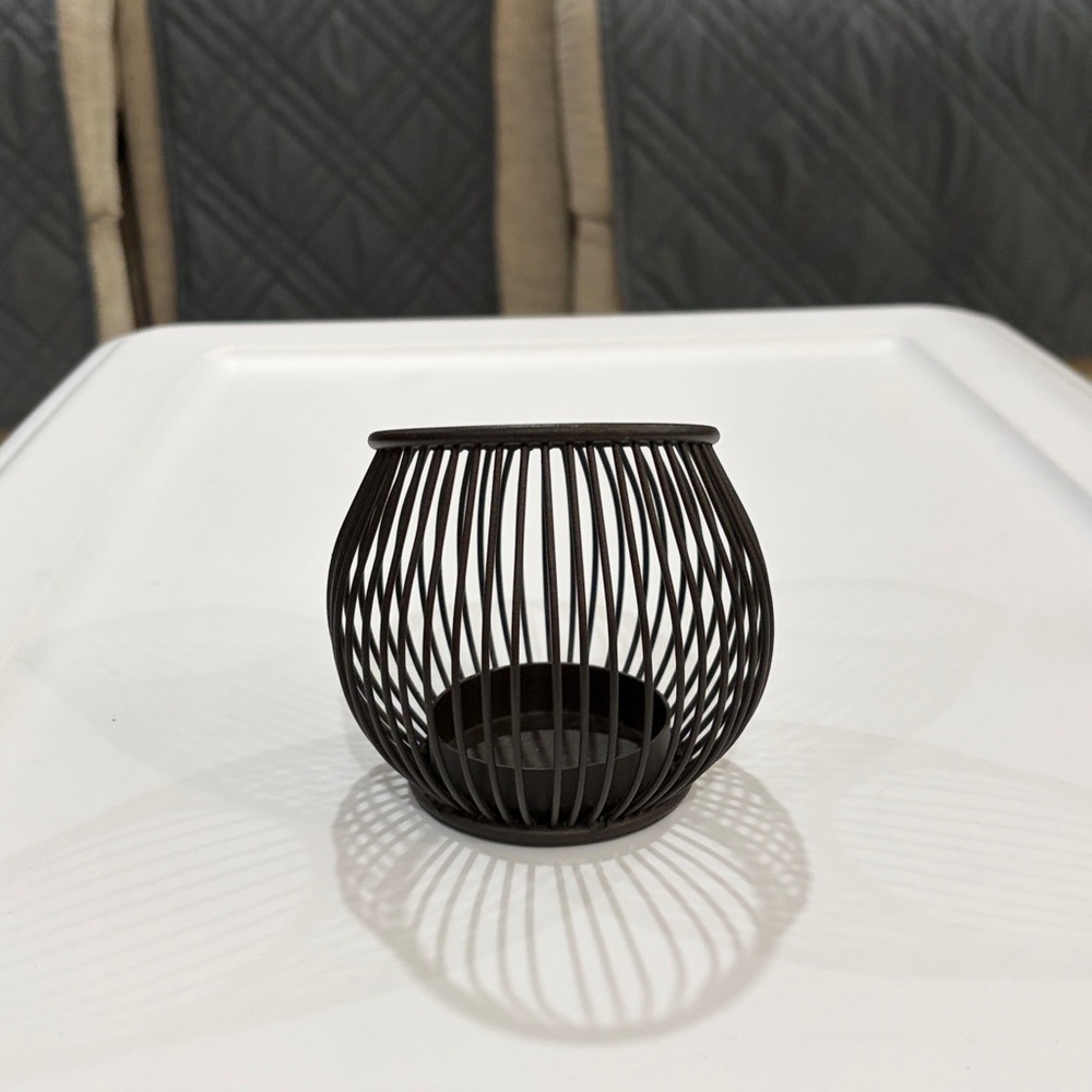 Elegant Black Wire Candle Holder - Picture 2 of 4